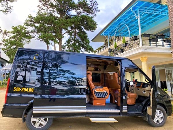Tại sao nên thuê xe limousine Hà Nội đi Hạ Long 2 ngày?