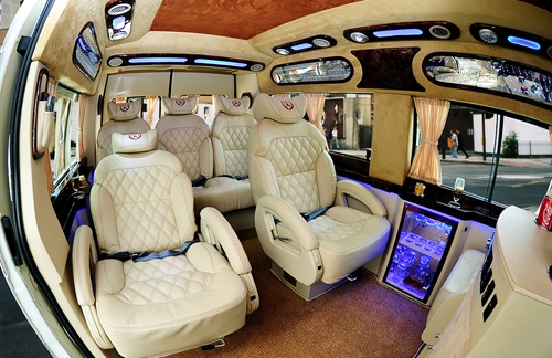 Thuê xe Limousine 9 chỗ đi Tam Đảo