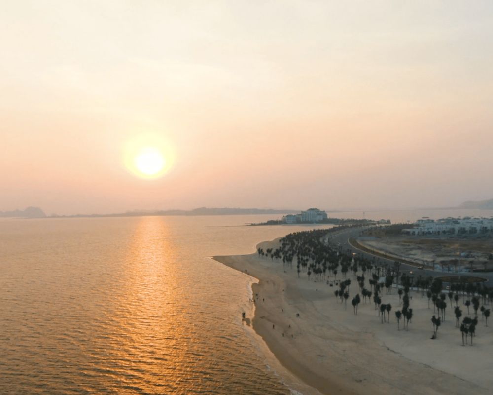 Bãi Cháy Hạ Long
