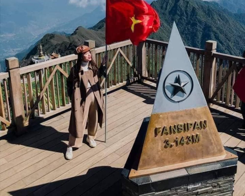 Check in đỉnh núi Fansifan