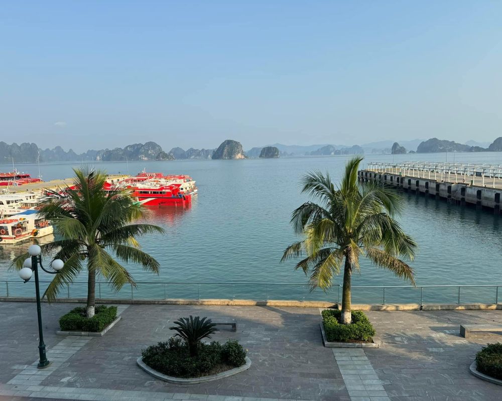 Check in khung cảnh của cảng Ao Tiên