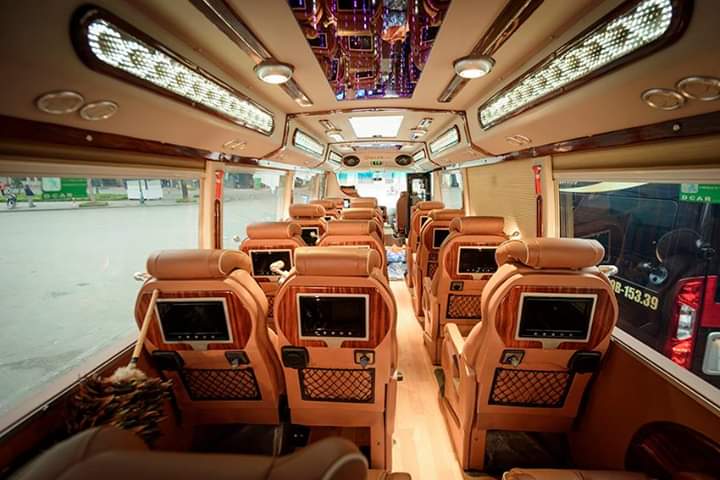 Thuê xe Limousine 19 chỗ đi Vân Đồn