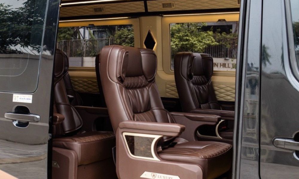 Cho thuê xe limousine 9 chỗ ở Hà Nội