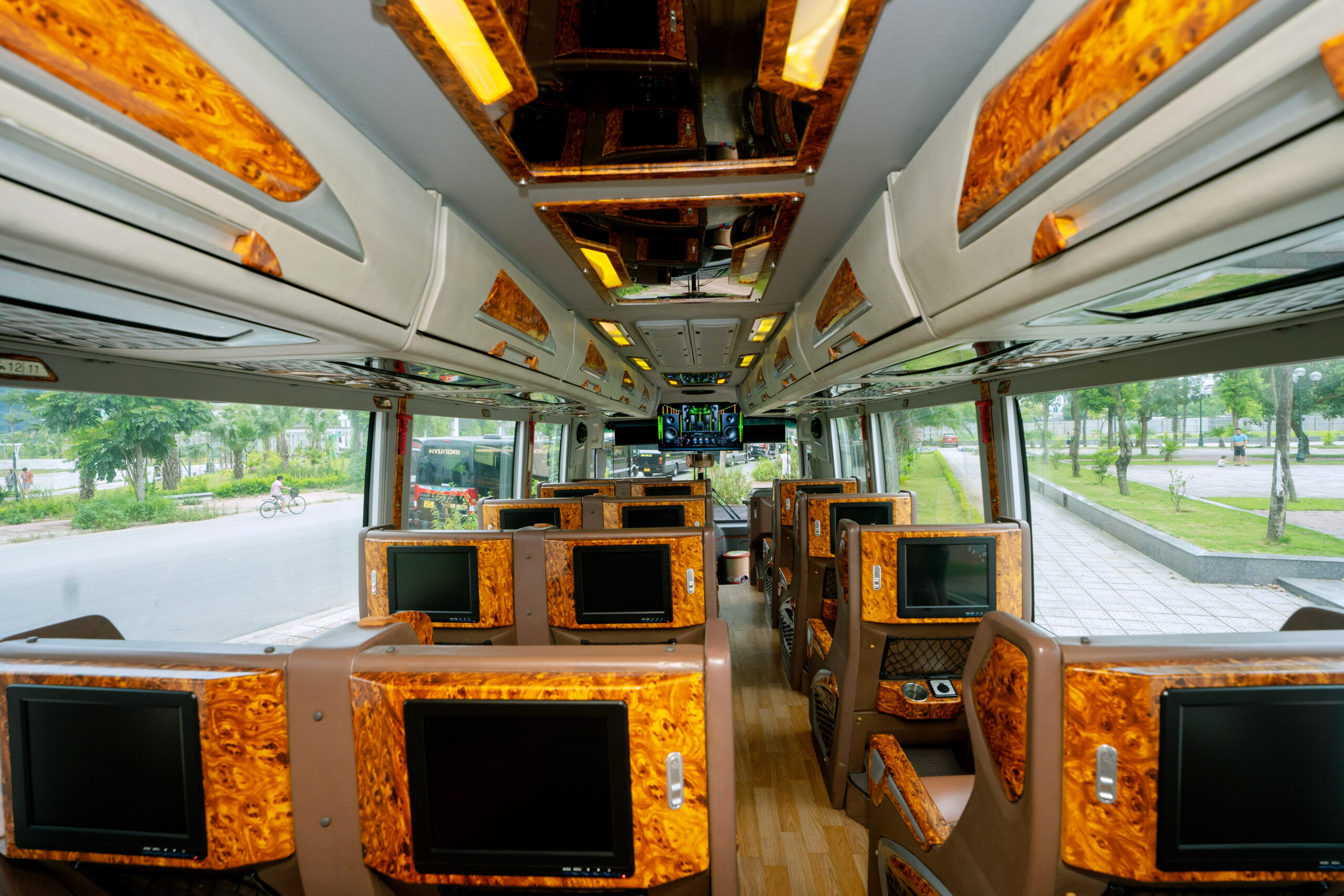 thuê xe limousine đi tam đảo