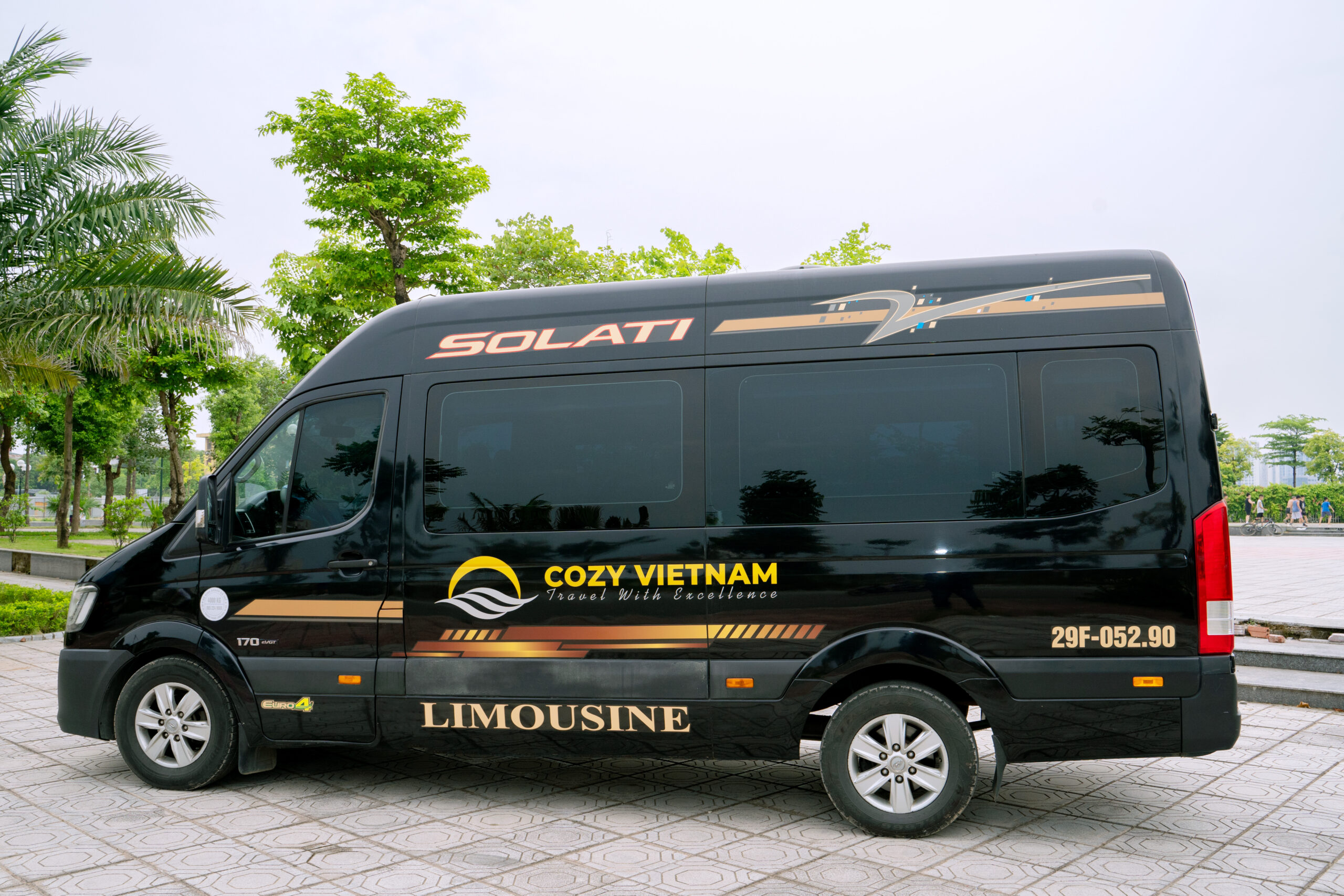 Giá thuê xe limousine hà nội 2024 