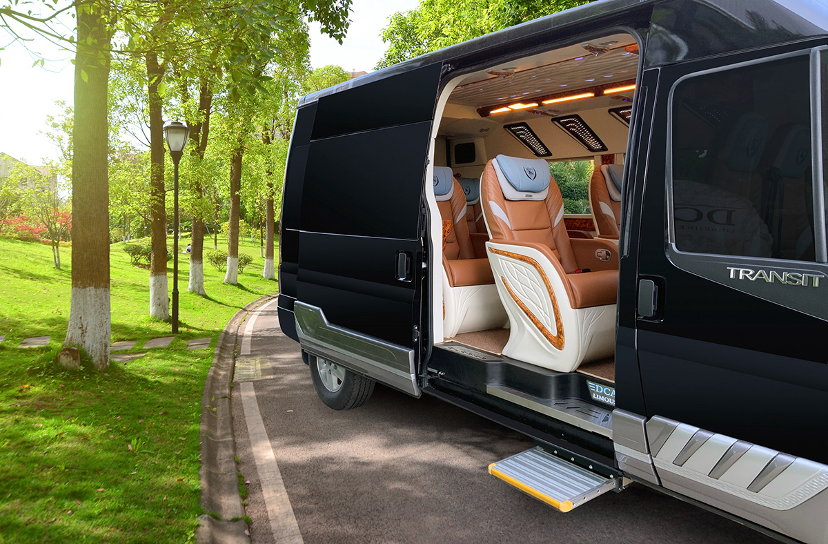 Giá thuê xe Limousine đi lễ cuối năm 2022