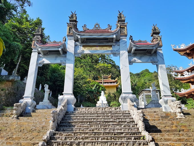 thuê xe limousine đi tam đảo