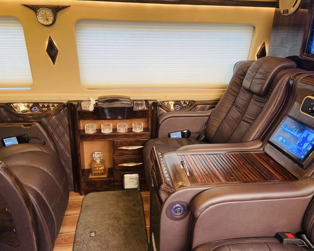 Dòng xe limousine 9 chỗ cao cấp của Asia Limousine