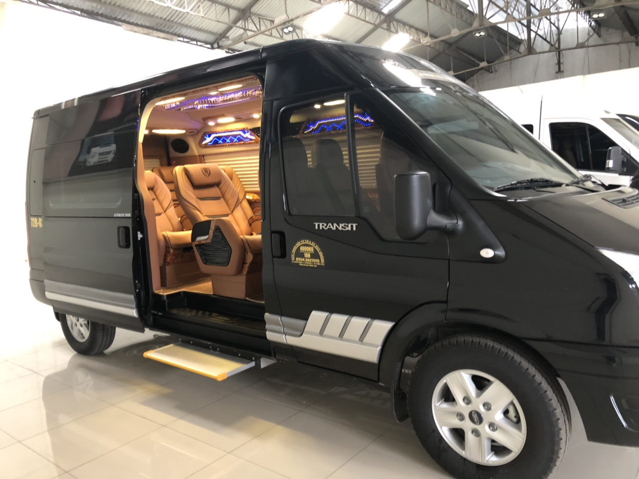 Dịch vụ thuê xe dcar limousine