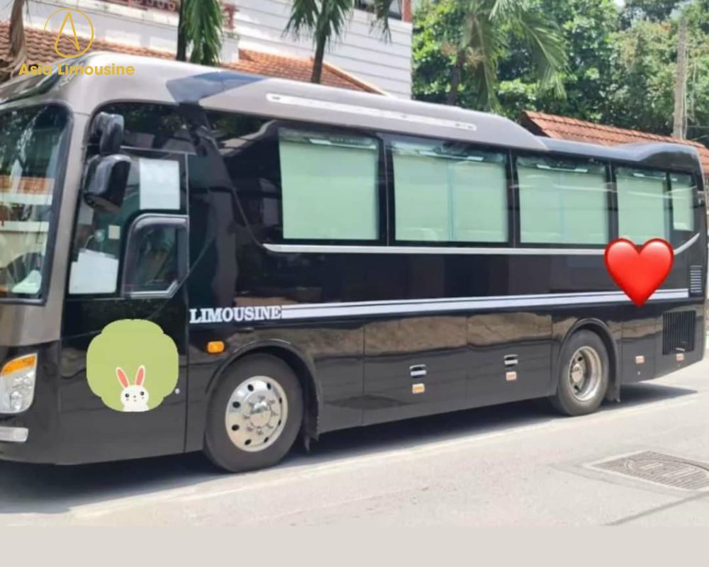 xe Fuso limousine 19 ghế bao gồm 18 ghế dành cho khách + 1 ghế lái cho tài xê
