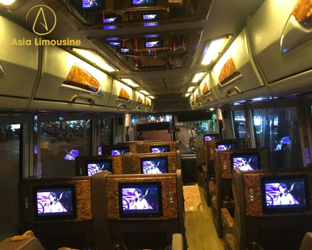 Xe limousine được trang bị đầy đủ nội thất tiện nghi