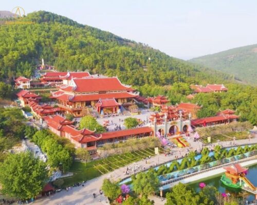 Không gian kiến trúc của chùa Ba Vàng