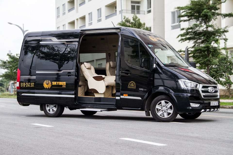 Báo giá thuê xe limousine 9 chỗ theo ngày