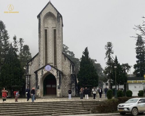 Nhà thờ đá Sapa