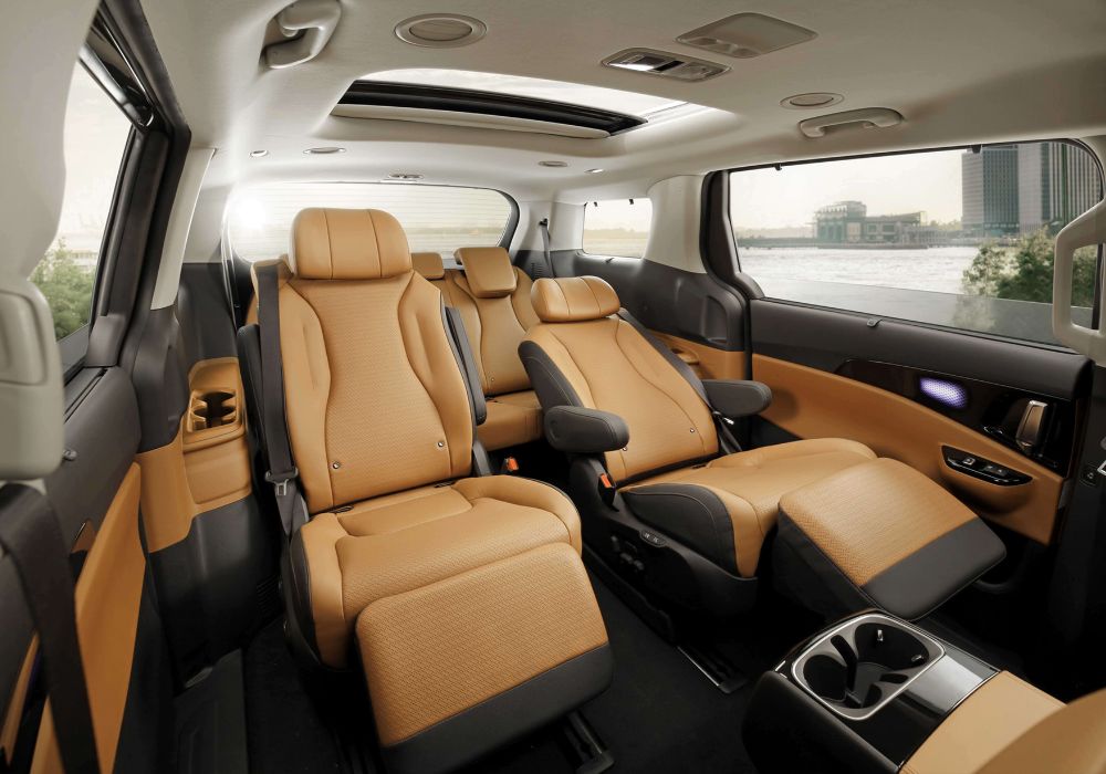 Nội thất xe Kia Carnival tiện nghi, hiện đại