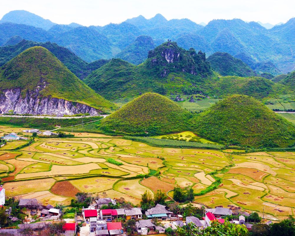 Núi đôi Quản Bạ, Hà Giang