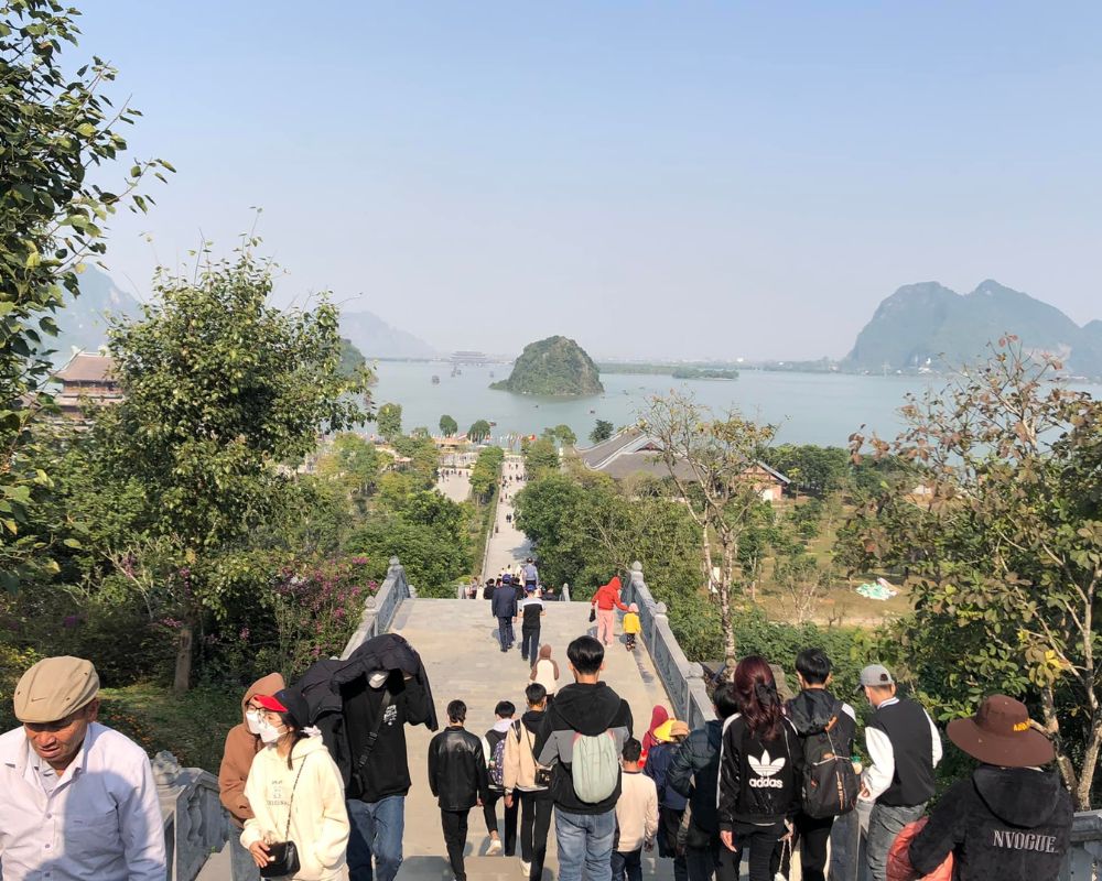 Phong cảnh nên thơ, hữu tình tại chùa Tam Chúc