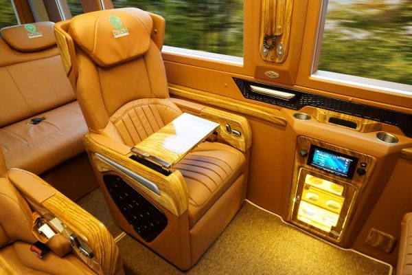 Thuê xe Limousine 19 chỗ tại Asia Limousine