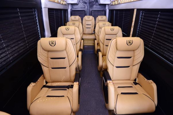 xe Solati Limousine 12 chỗ 
