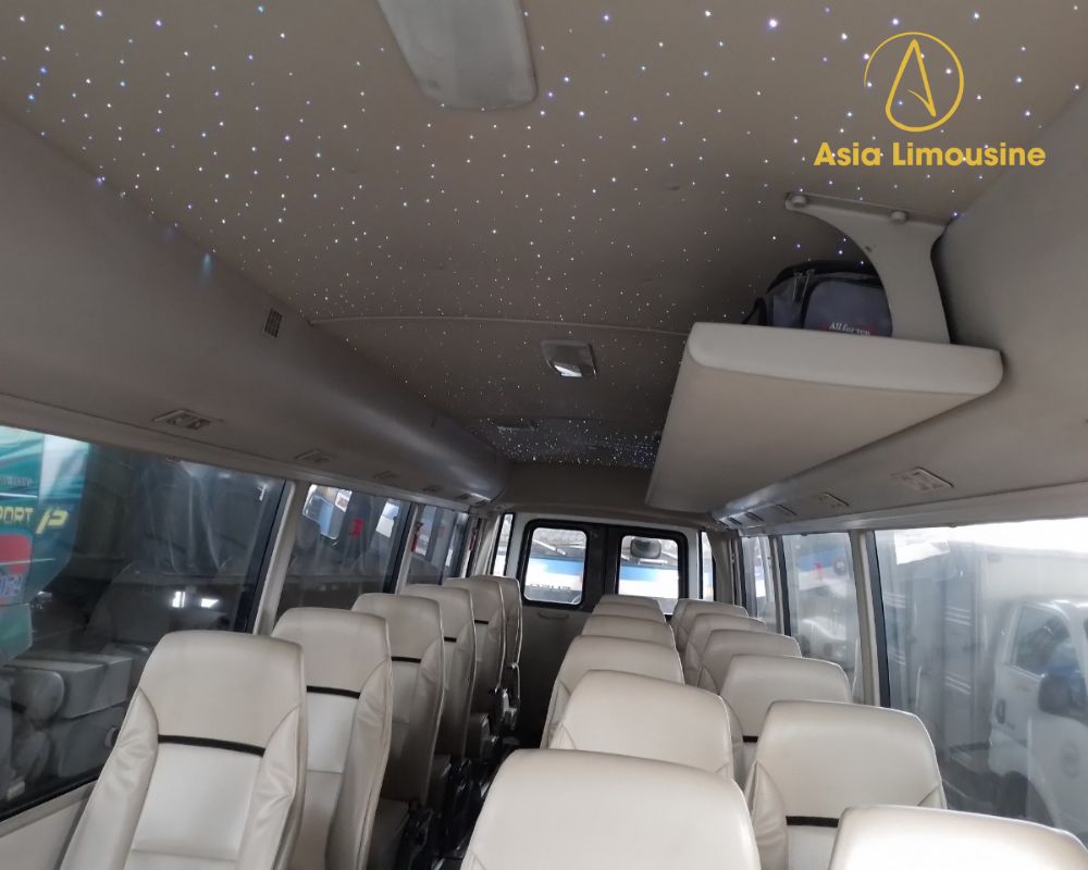 Không gian xe Limousine sạch sẽ, thoáng mát