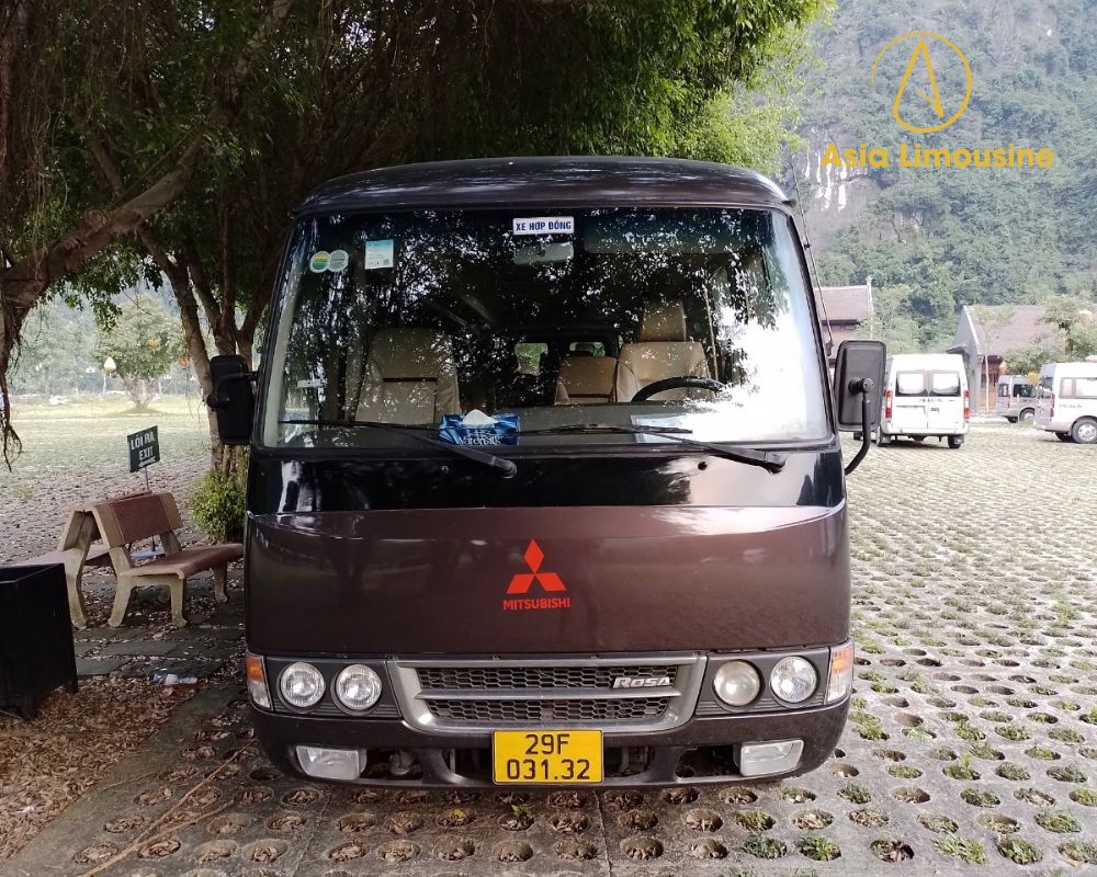 Xe limousine 9 chỗ