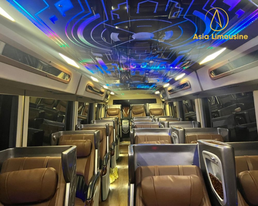 Nội thất xe limousine sang trọng, tiện ích