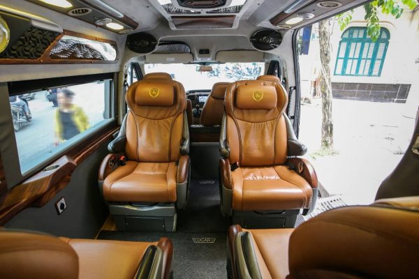 Xe Limousine đi Cao Bằng quay được 180 độ