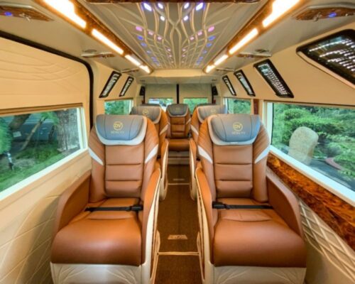Dịch vụ xe limousine đầy đủ tiện nghi với dàn ghế ngồi bọc bằng da