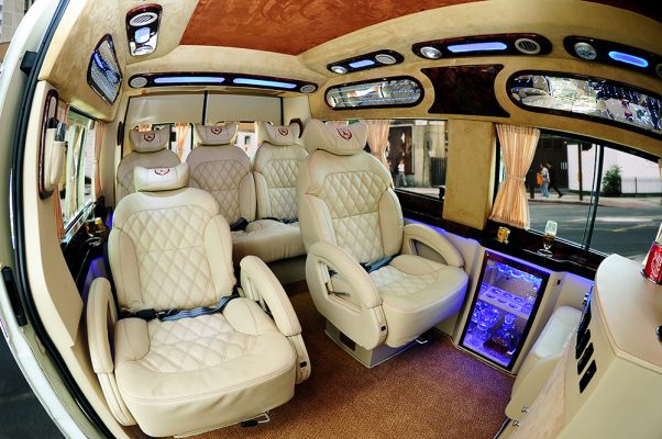 Thuê xe Dcar Limousine 9 chỗ