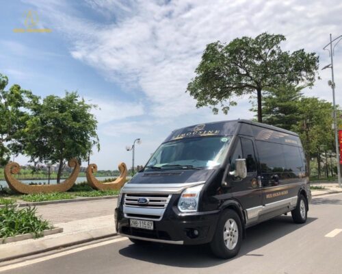 Thuê xe limousine 9 chỗ đi Phủ Dầy