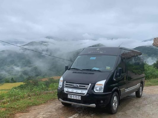 Thuê xe Limousine 9 chỗ đi Tà Xùa