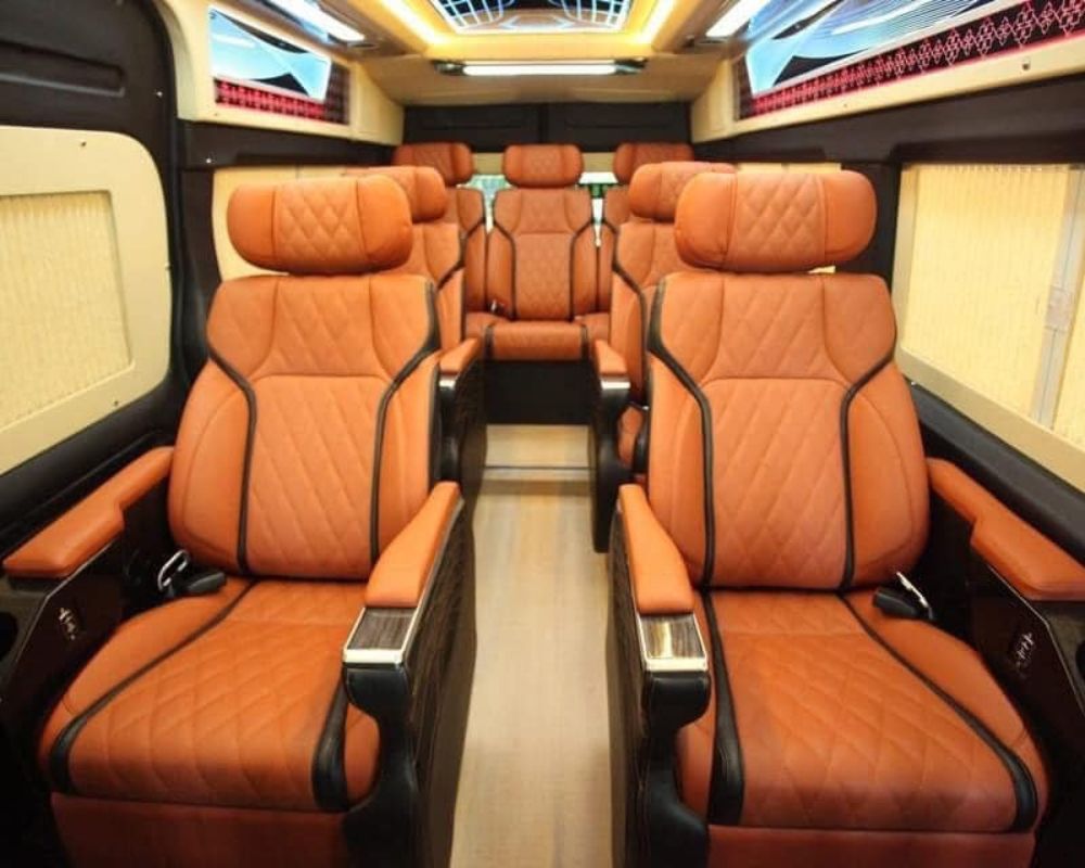 Ghế bọc bằng da màu cam xe limousine
