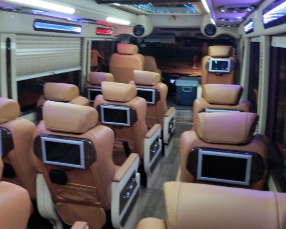Thuê xe limousine đi Sapa giá tốt