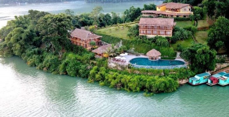 Thuê xe Limousine đi Hòa Bình Hideaway resort