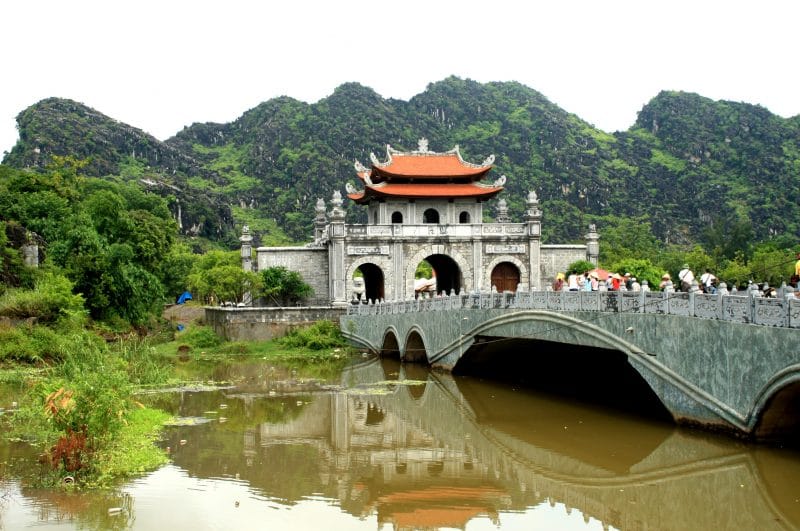 Thuê xe Limousine đi Ninh Bình cố đô Hoa Lư