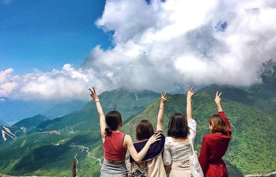 Thuê xe Limousine đi Sapa giá rẻ