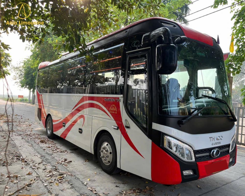 Xe 29 chỗ thaco