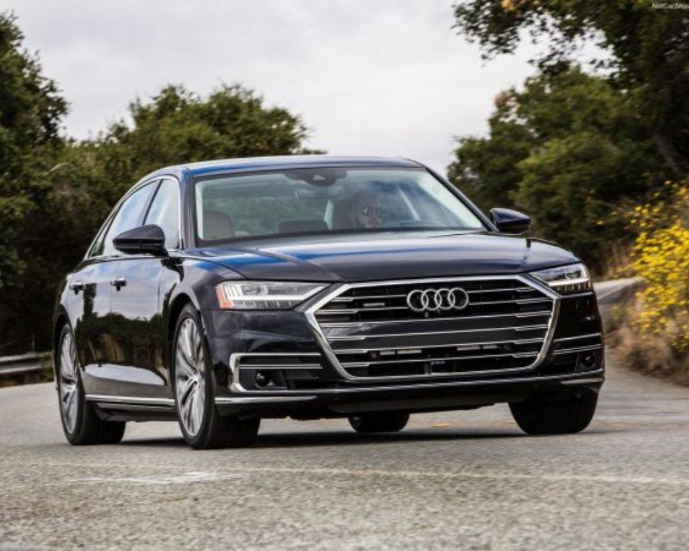 Xe Audi A8