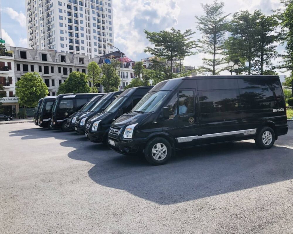 Xe Dcar limousine 9 chỗ sang trọng, cao cấp