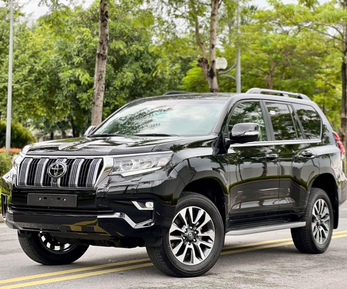 Xe Land Cruiser Prado