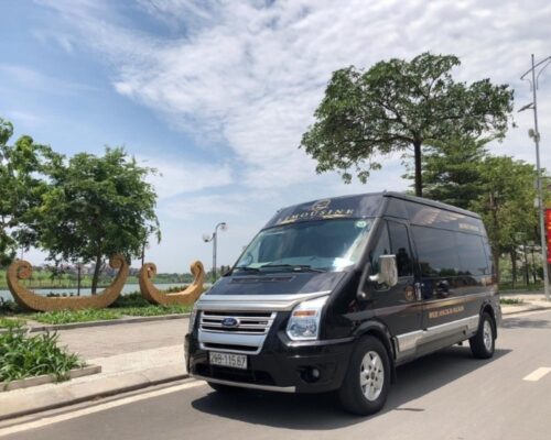 Xe limousine 9 chỗ