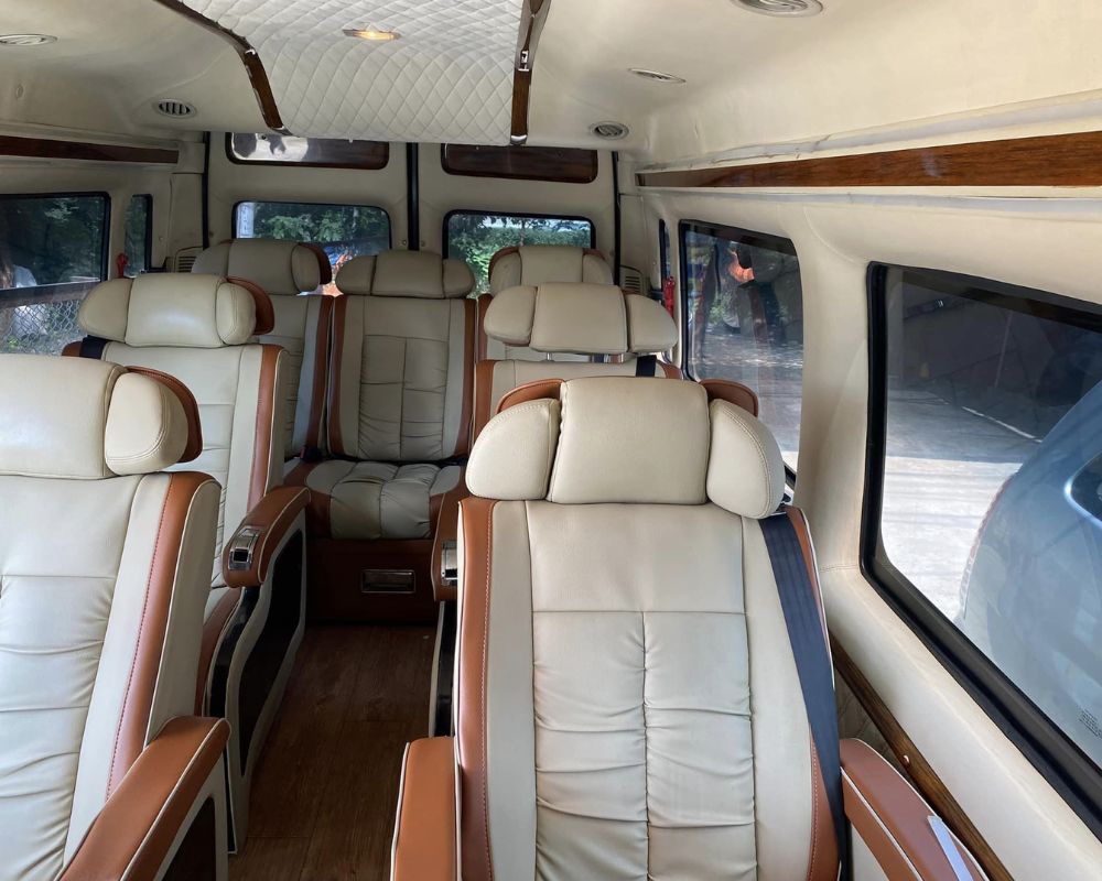 Xe limousine 9 chỗ đi Quảng Bình