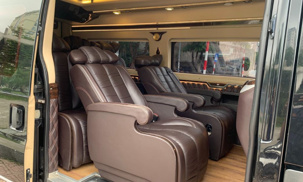 Xe limousine có chỗ ngồi rộng rãi, thoải mái