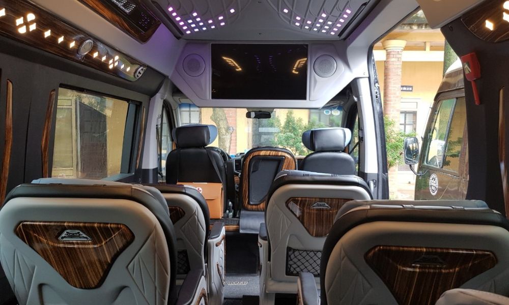Xe limousine có không gian rộng rãi, thoải mái hơn