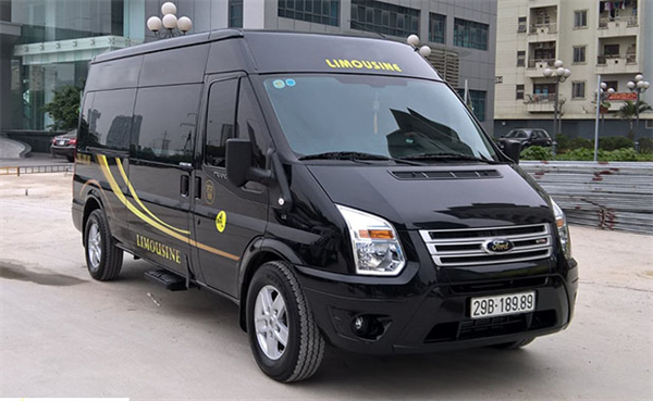 Giá thuê xe limousine 9 chỗ đi Hạ Long giá rẻ 2023