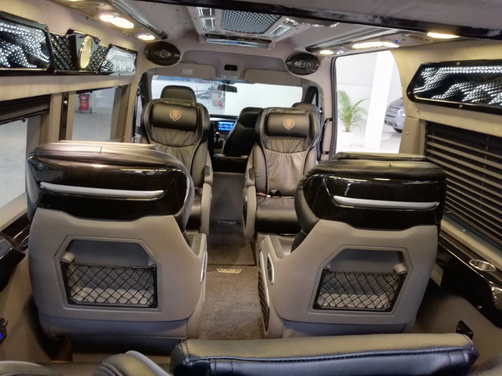 Tại sao nên lựa chọn Asia Limousine là đơn vị cho Thuê Xe Limousine 9-10-11-12-15-16-18 chỗ tại Hà Nội?