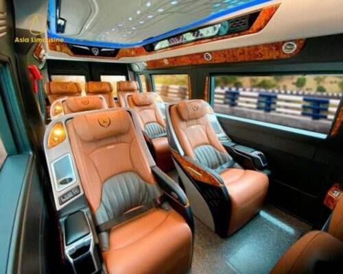 Ngồi xe limousine thoải mái tận hưởng chuyến đi dài