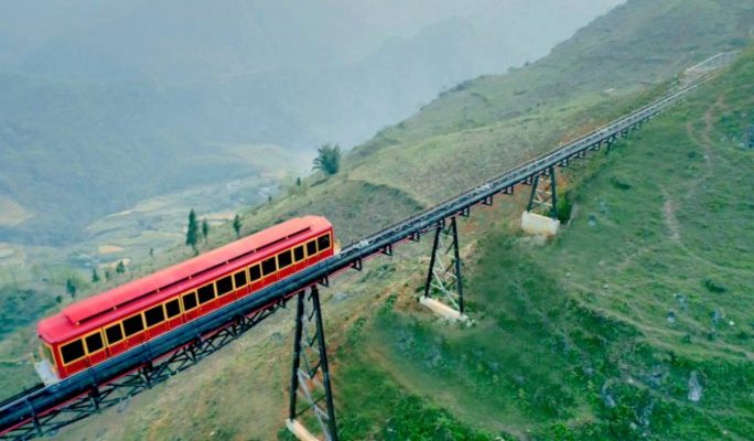 thuê xe limousine đi du lịch Sapa