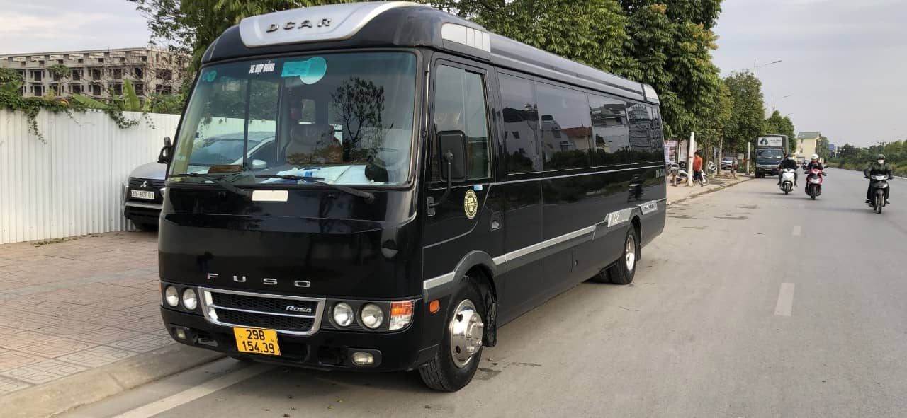 Cho thuê xe Fuso Dcar Limousine cao cấp giá rẻ