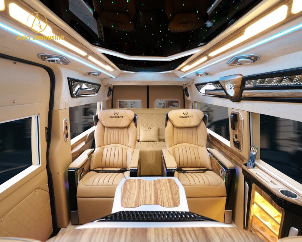 Tất cả ghế ngồi trên xe limousine đều được bọc bằng da